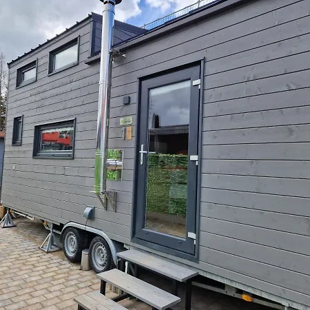 Lane Tiny Homes, Nahe Messe *