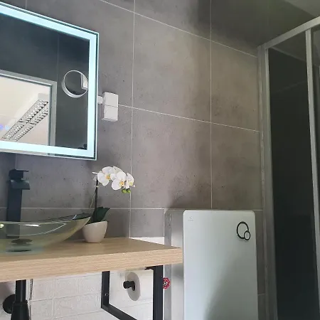 Lane Tiny Homes, Nahe Messe *