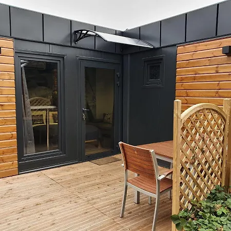 Lane Tiny Homes, Nahe Messe