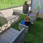 Lane Tiny Homes, Nahe Messe