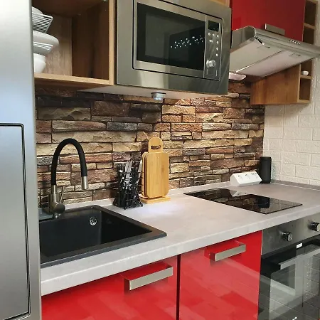 Lane Tiny Homes, Nahe Messe